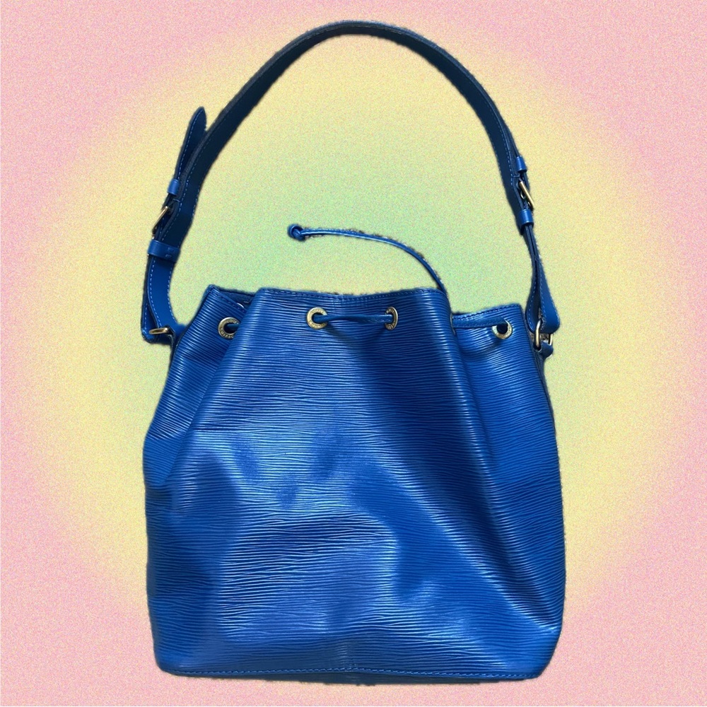 FREE COA!! Authentic Vintage Louis Vuitton Blue Epi Petit Noé Leather Bucket Bag